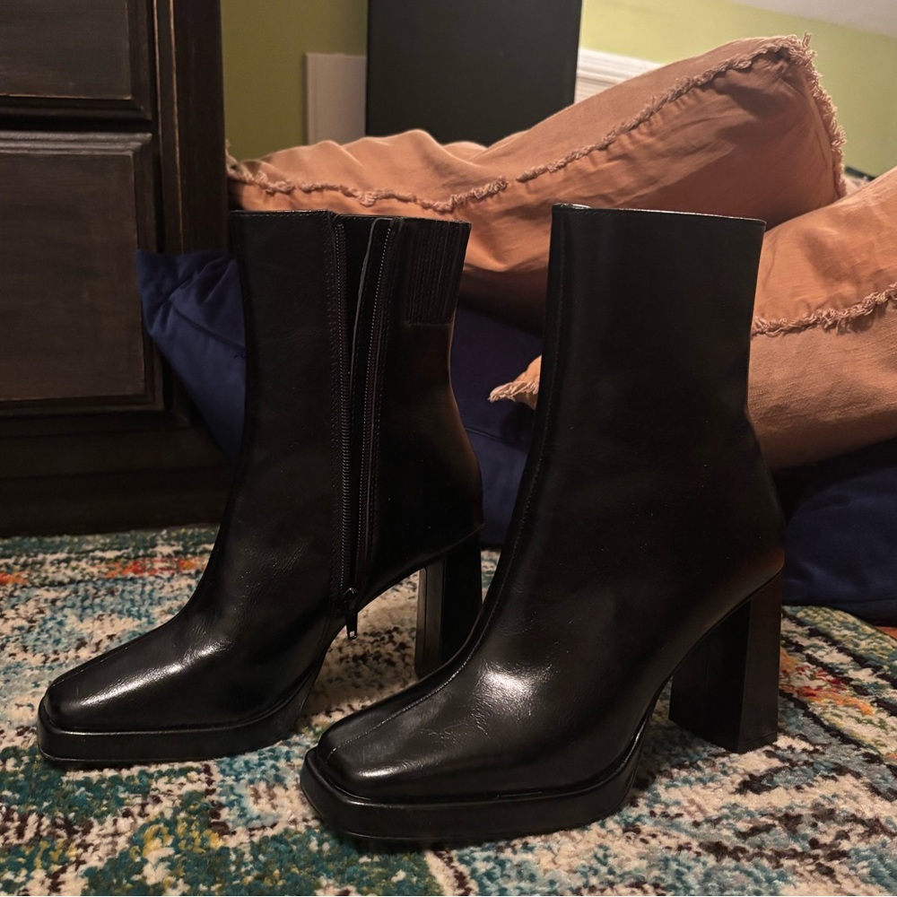 STEVE MADDEN FREYA BLACK LEATHER BOOTS